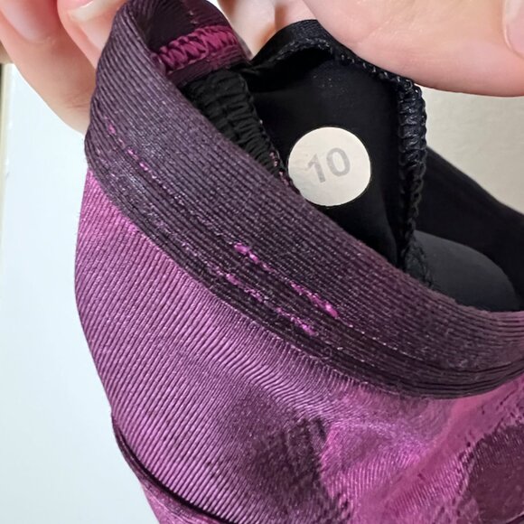 Lululemon Sports Bra (10) - Picture 5 of 5